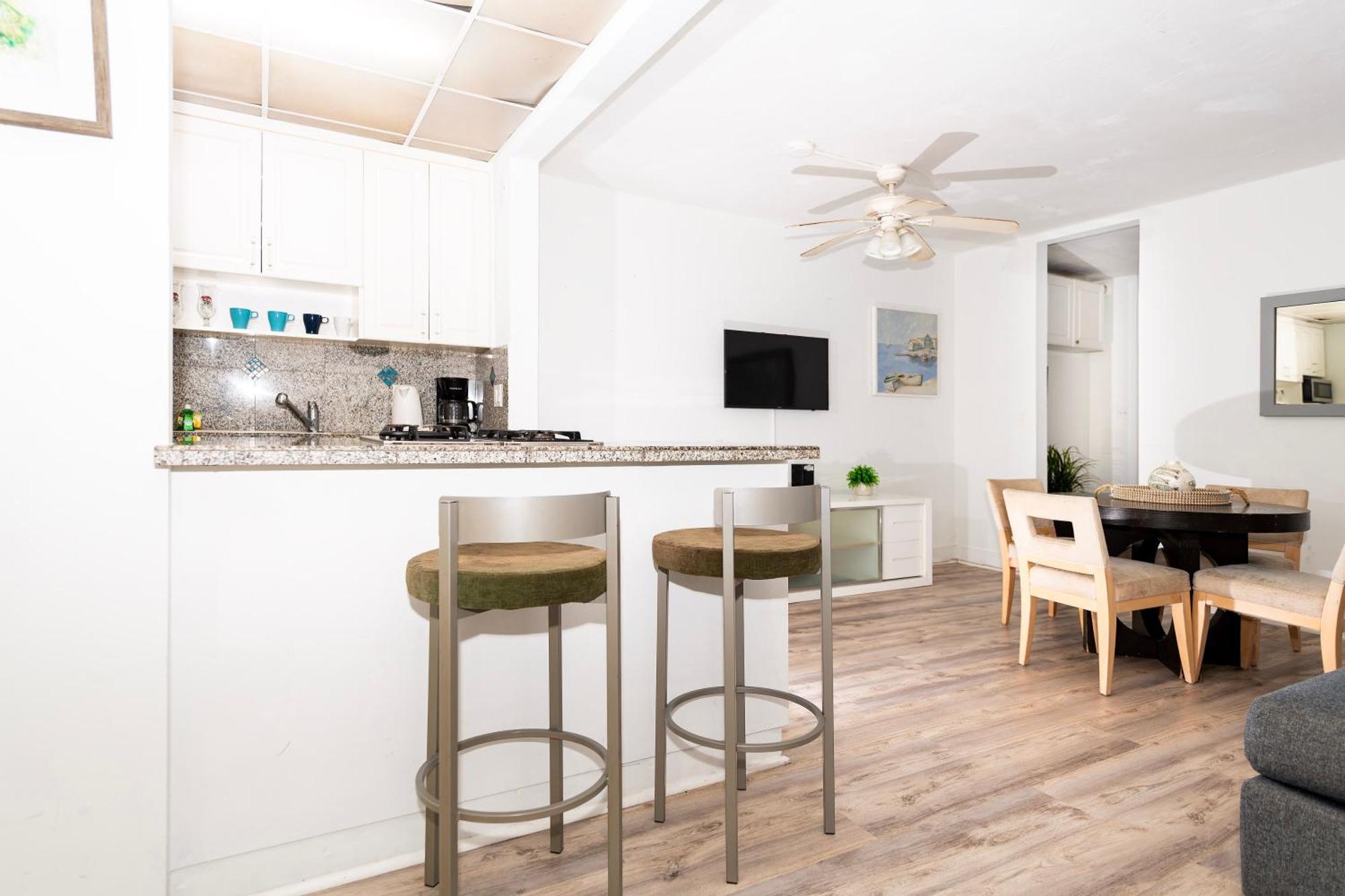 Sofi Beach Apartments ไมอามีบีช ภายนอก รูปภาพ